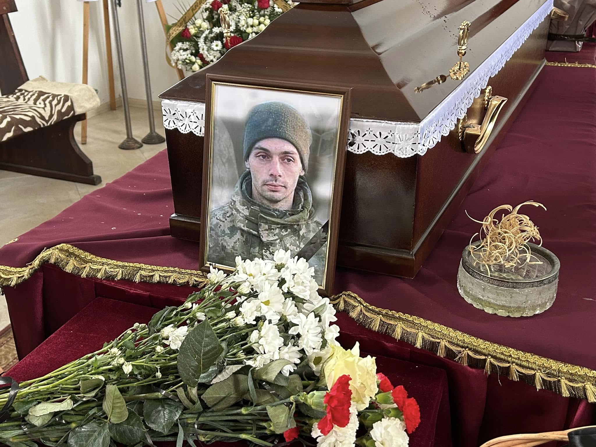 У Великій Березовиці віддали останню шану загиблому військовослужбовцю Петру Бакальцю