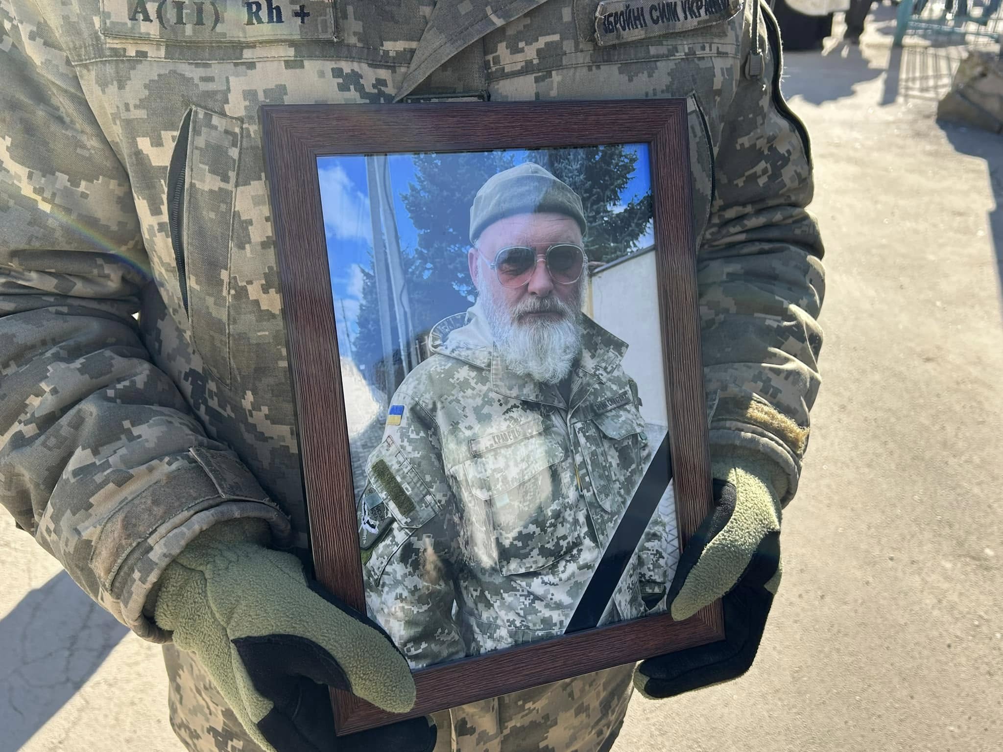 У Тернополі поховали 50-річного воїна Віктора Кравця