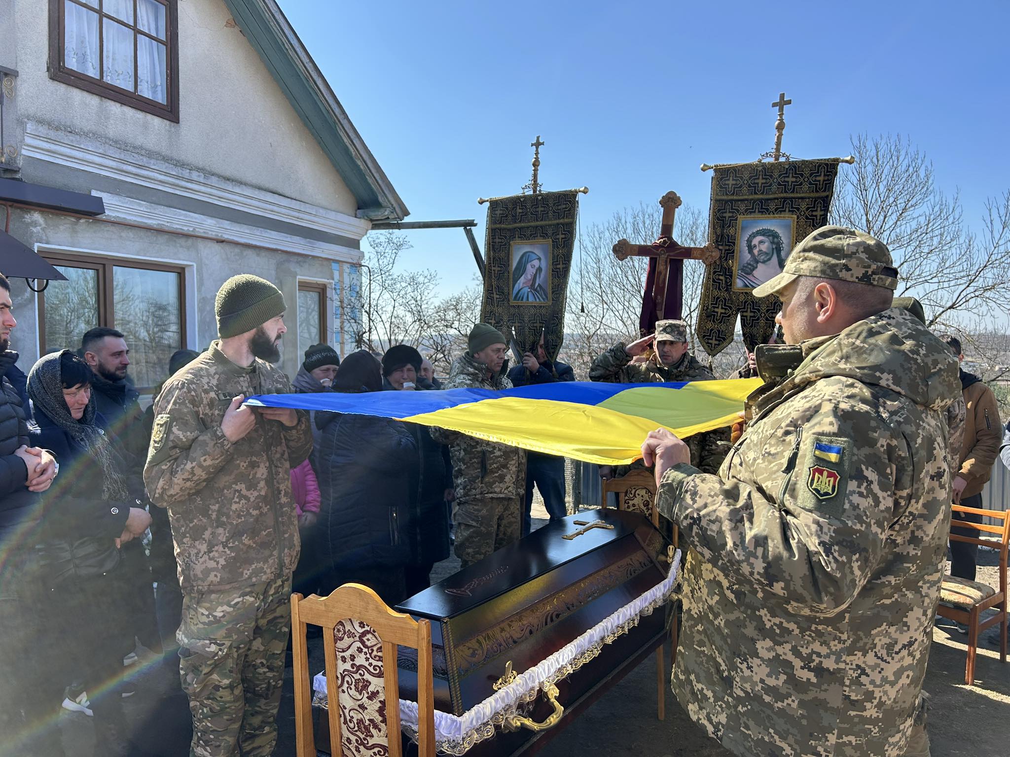 У селі Лучка попрощались з 54-річним загиблим військовослужбовцем Василем Кашицьким
