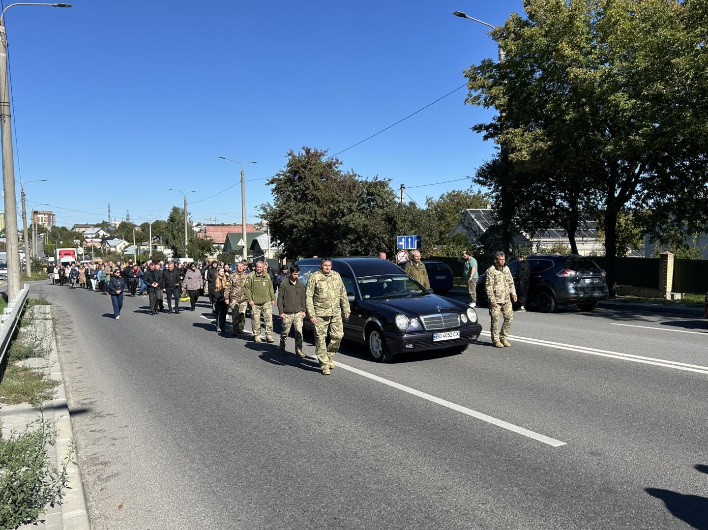 Мешканці Великоберезовицької громади провели в останню дорогу полеглого воїна Михайла Дацишина