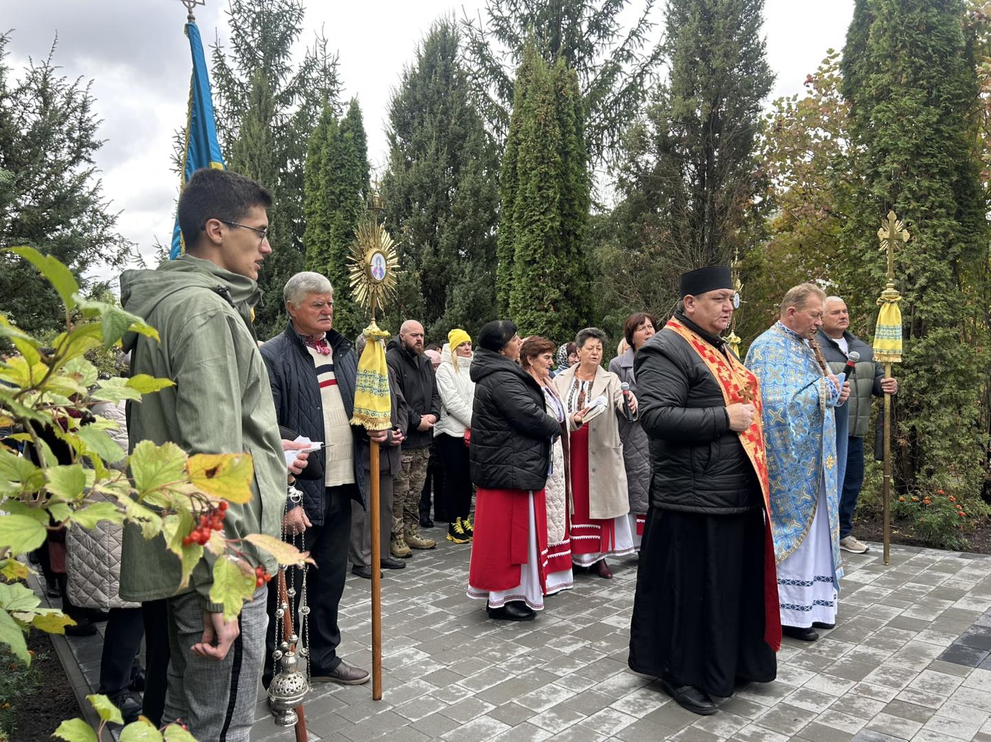 У Серединках освятили символічну могилу та вшанували пам'ять Героя Сергія Фіялку