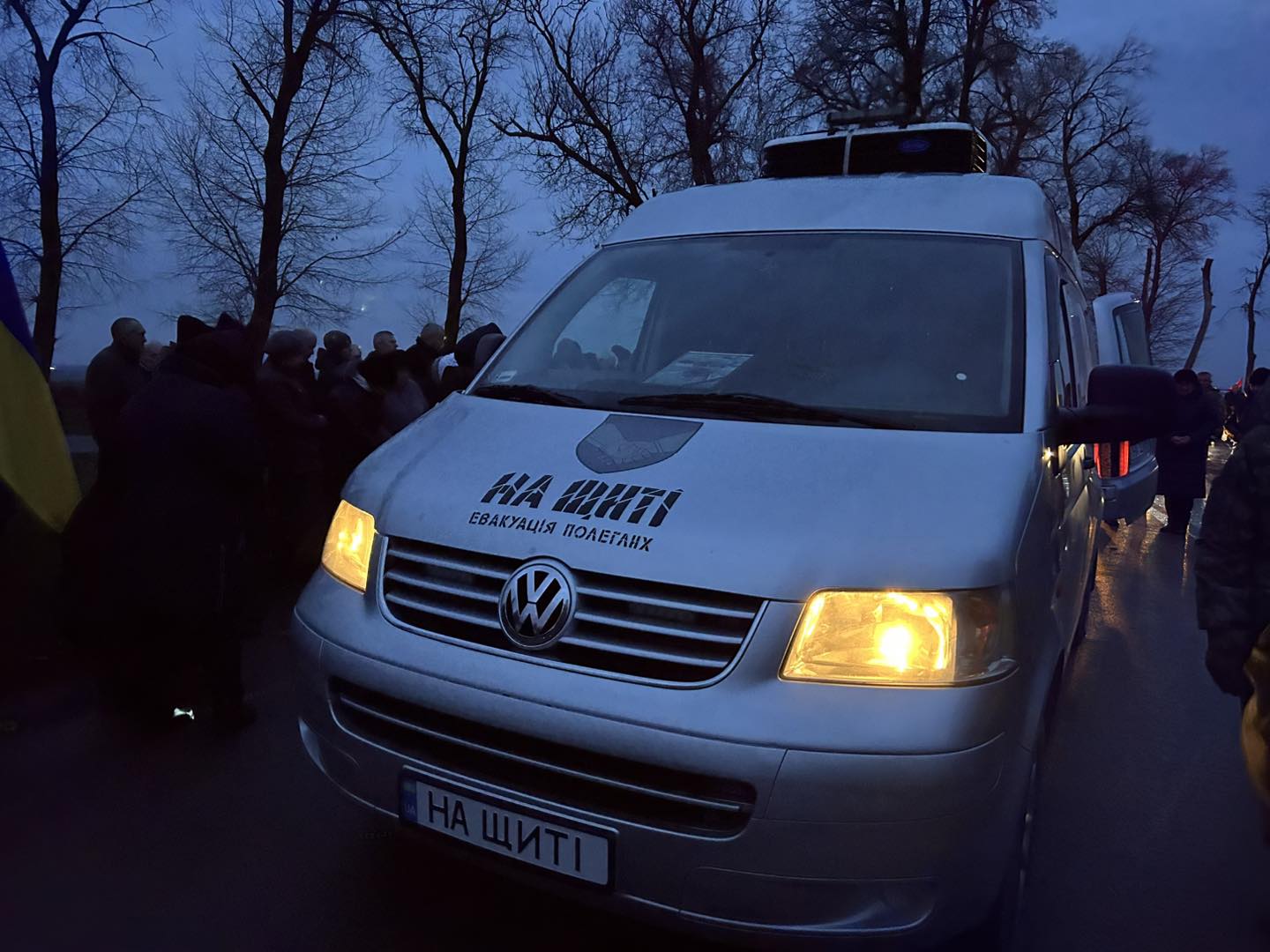 Жителі села Настасів зустріли тіло загиблого Богдана Смутка