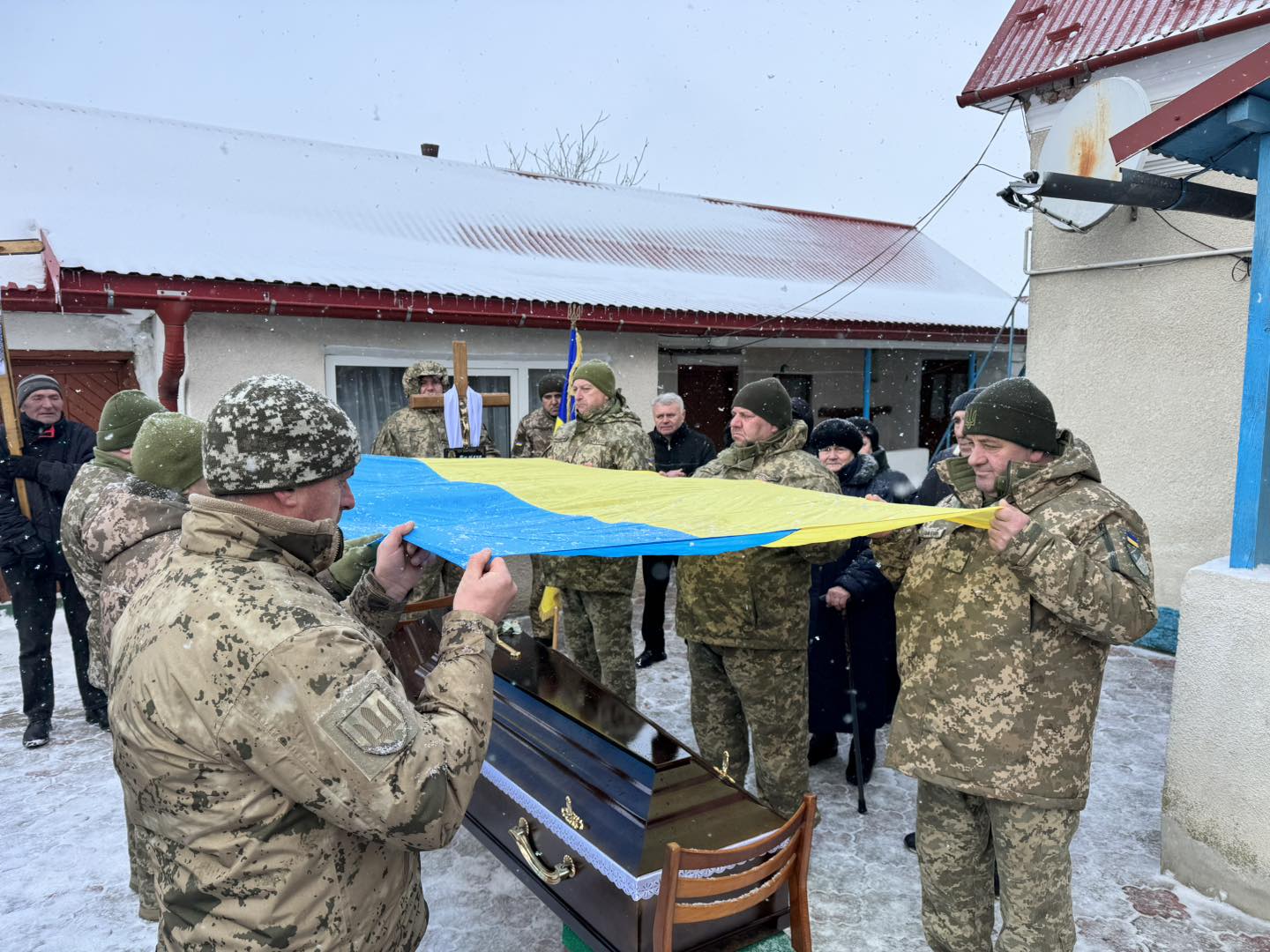 У Настасові попрощалися з полеглим воїном Віталієм Тимчуком