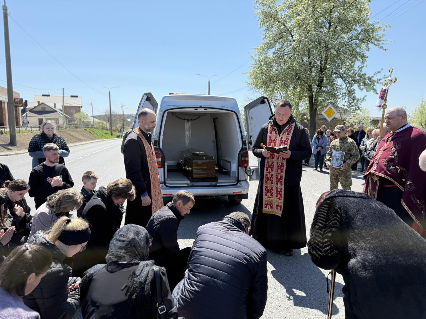 Жителі Великої Березовиці зустріли тіло воїна Василя Бердія