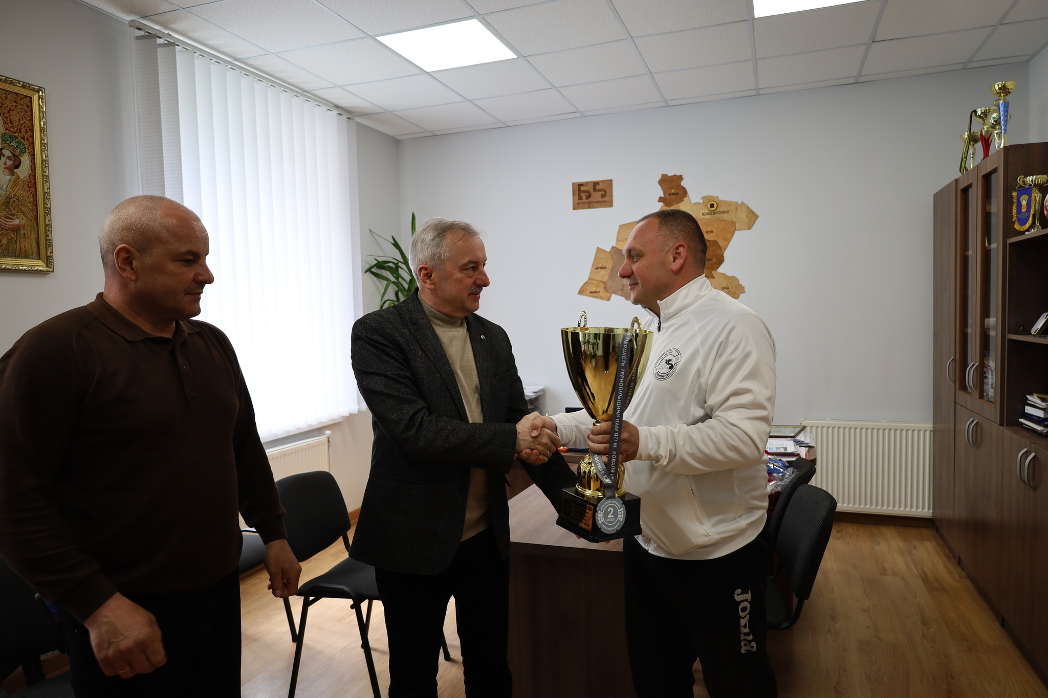 ФК «Поділля» — срібний призер чемпіонату області: у громаді підбили підсумки сезону та окреслили нові цілі