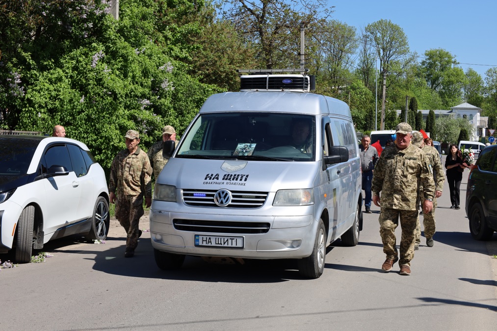 У селі Петриків зустріли тіло загиблого Героя Мирослава Іваніцького
