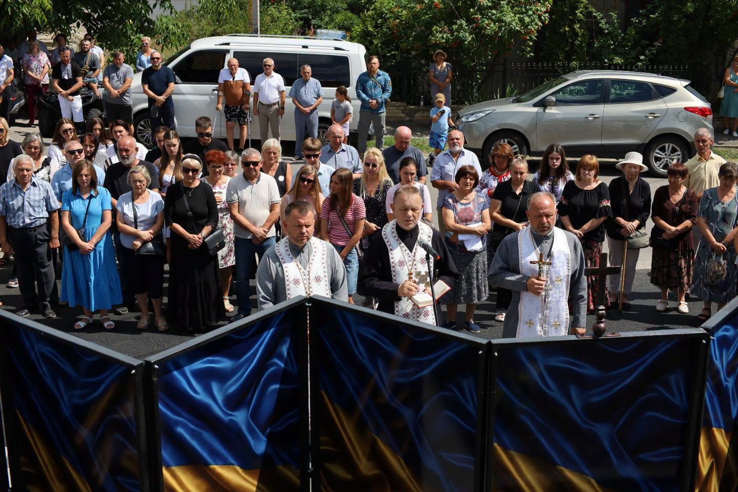 У селі Петриків відкрили Алею слави Героям, які віддали життя за незалежність української держави