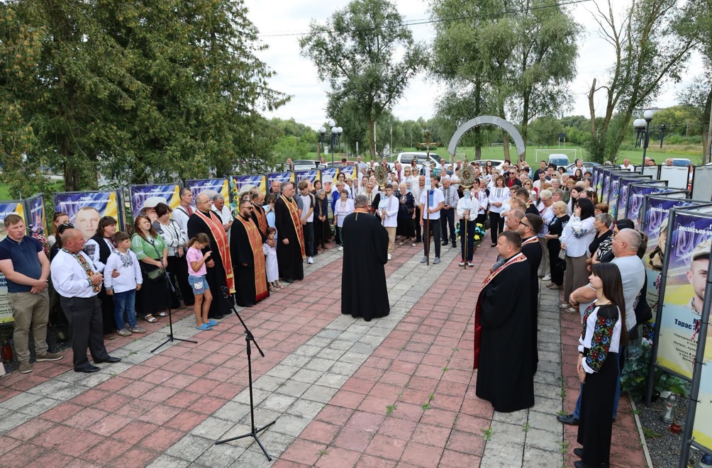 У Великій Березовиці вшанували пам'ять полеглих воїнів