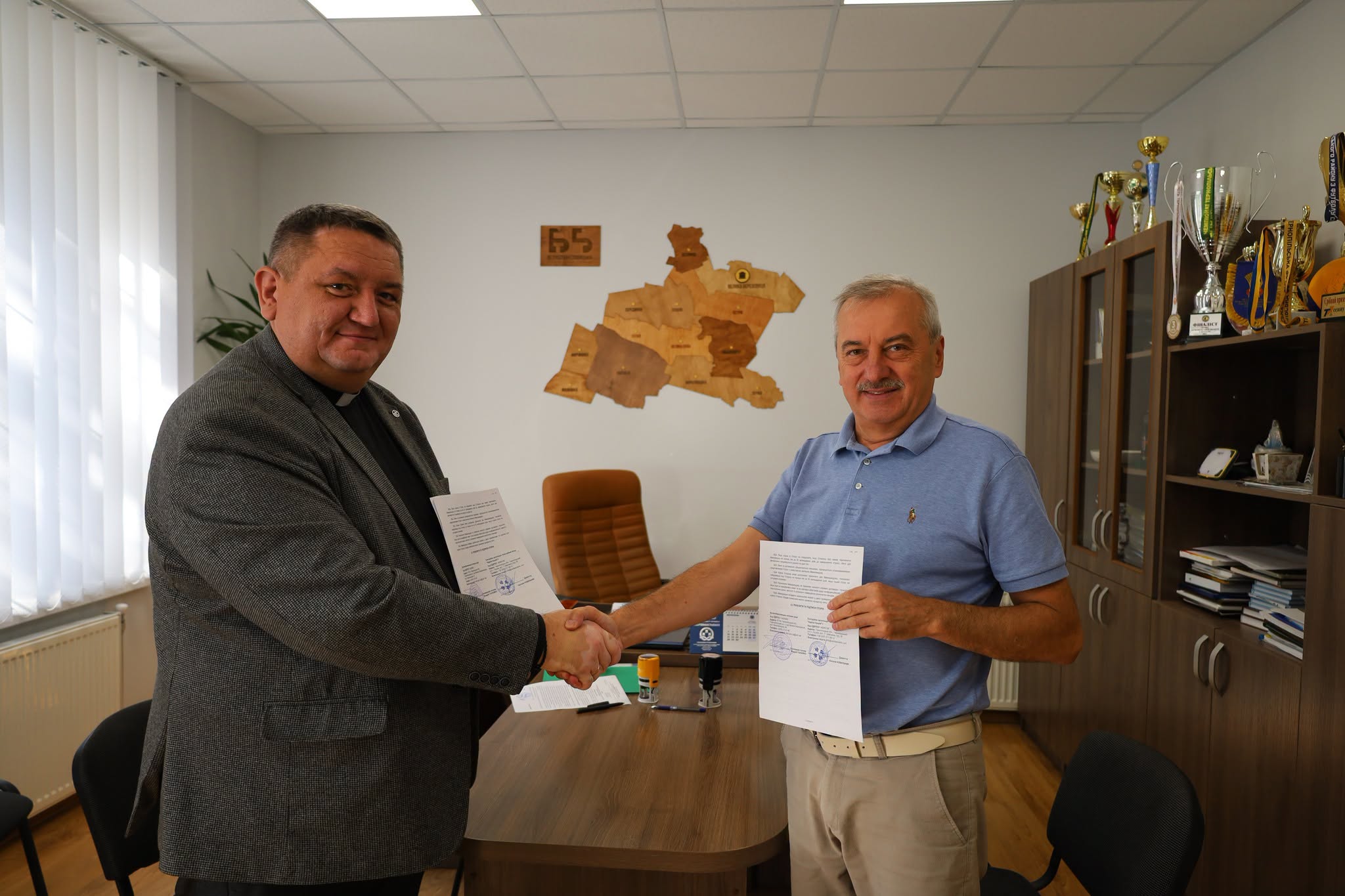 Великоберезовицька громада підписала Меморандум про співпрацю з БФ «Карітас Буцнів»
