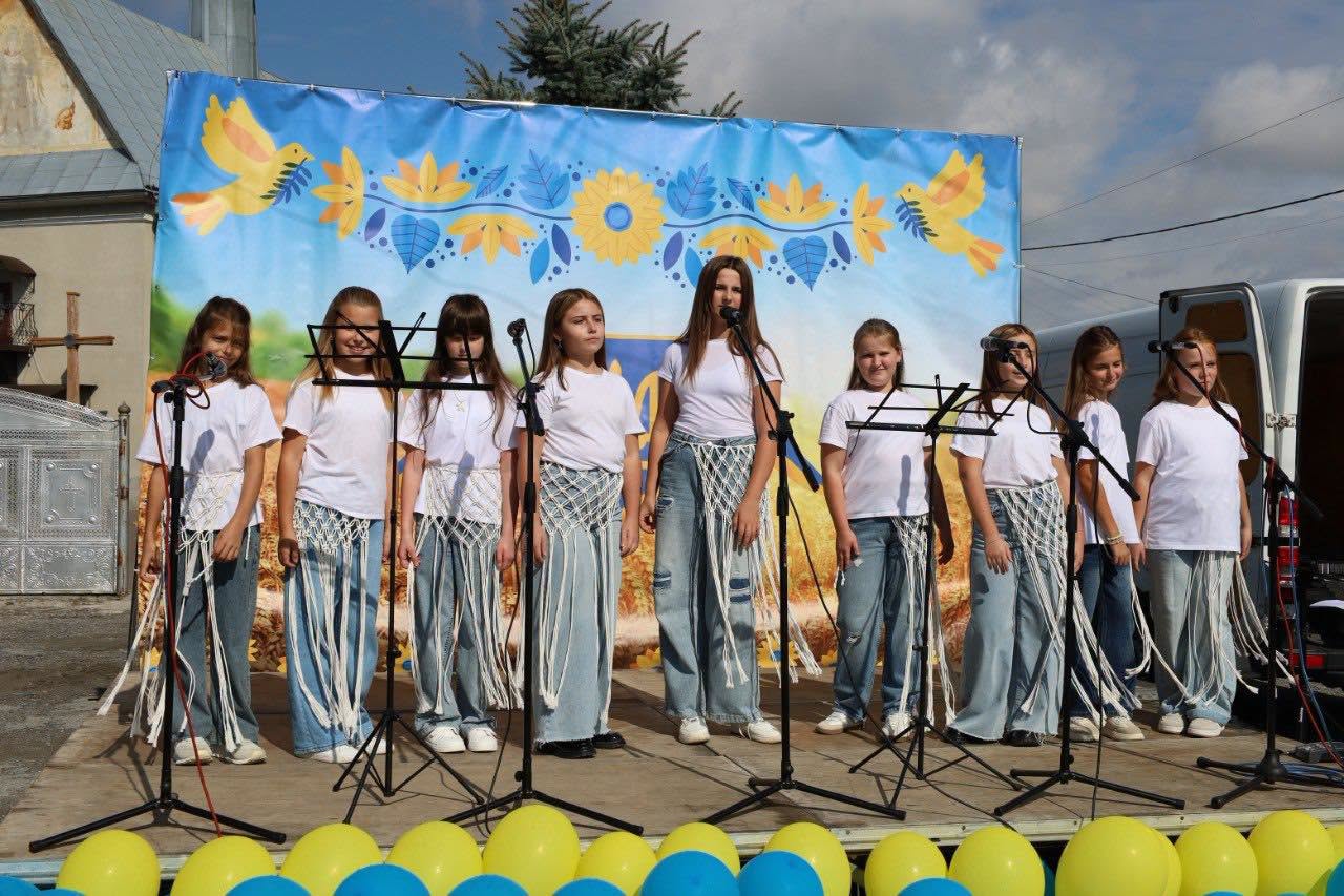 У Великій Луці під час благодійного концерту зібрали 76 тисяч гривень для захисників